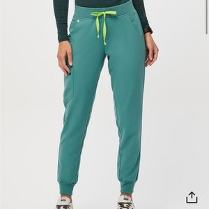 FIGS Zamora Jogger Scrub Pants Size Large in Cactus